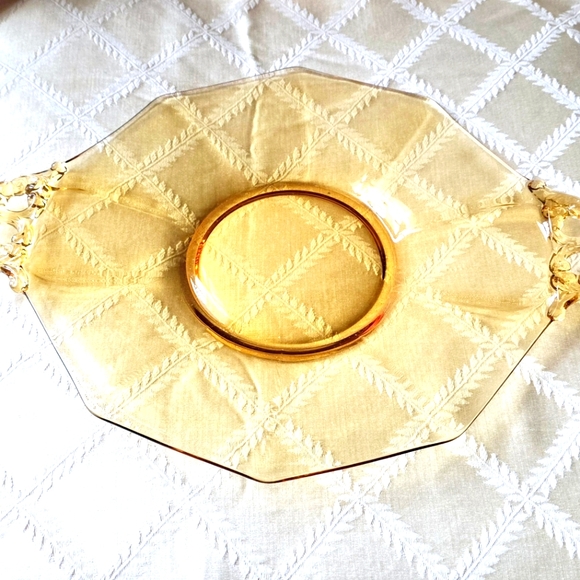 Elegant Cambridge Glass Amber Serving Tray - Picture 1 of 5